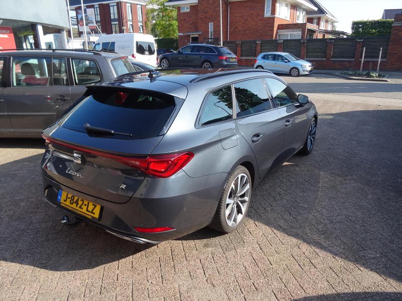 SEAT Leon Sportstourer 1.5 eTSI 150pk DSG-7 FR Launch Edition