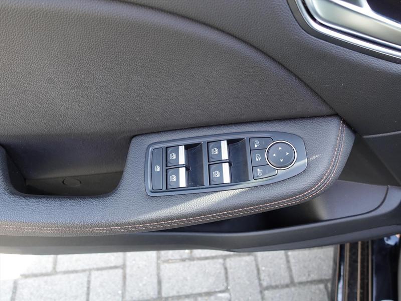 RENAULT Clio 1.0 TCe 100pk Initiale Paris