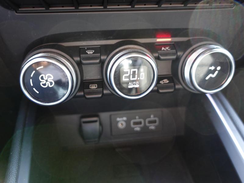 RENAULT Clio 1.0 TCe 100pk Initiale Paris