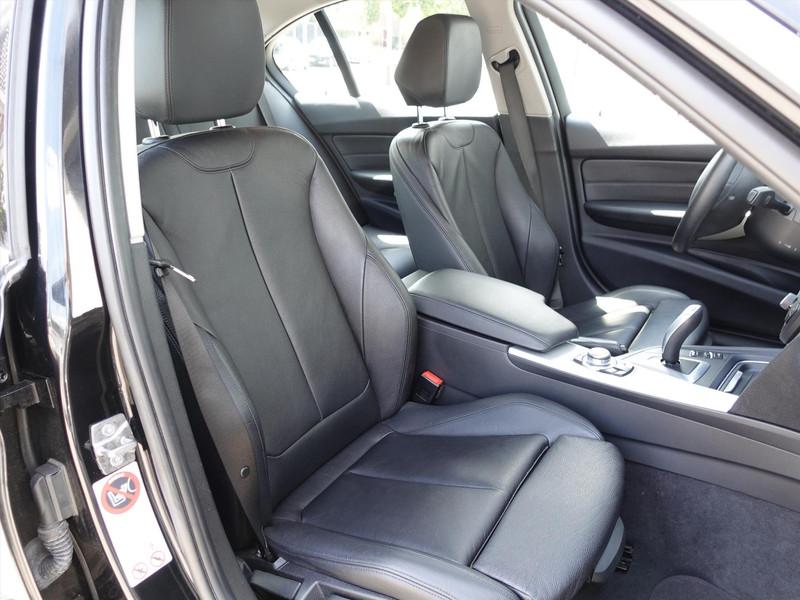 BMW 3-Serie 2.0D 320 EDE 120KW AUTOMAAT LEDER 19INCH 