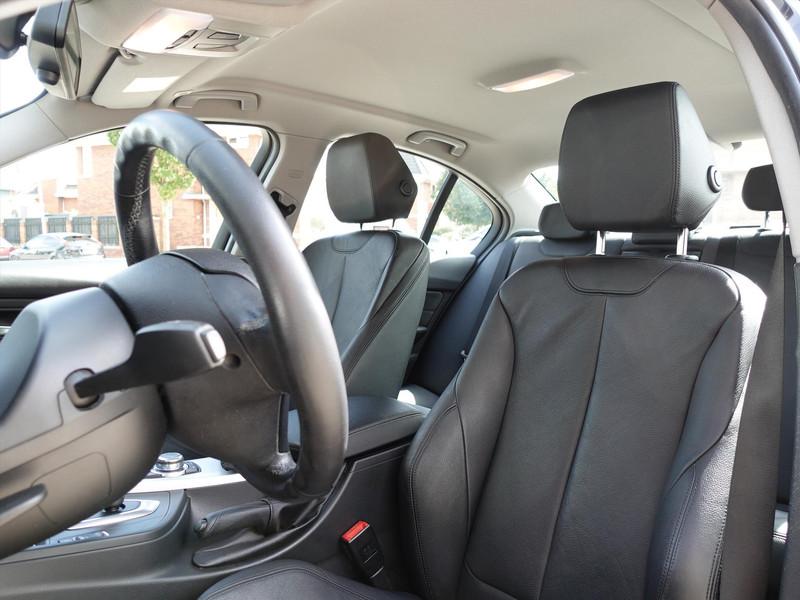 BMW 3-Serie 2.0D 320 EDE 120KW AUTOMAAT LEDER 19INCH 