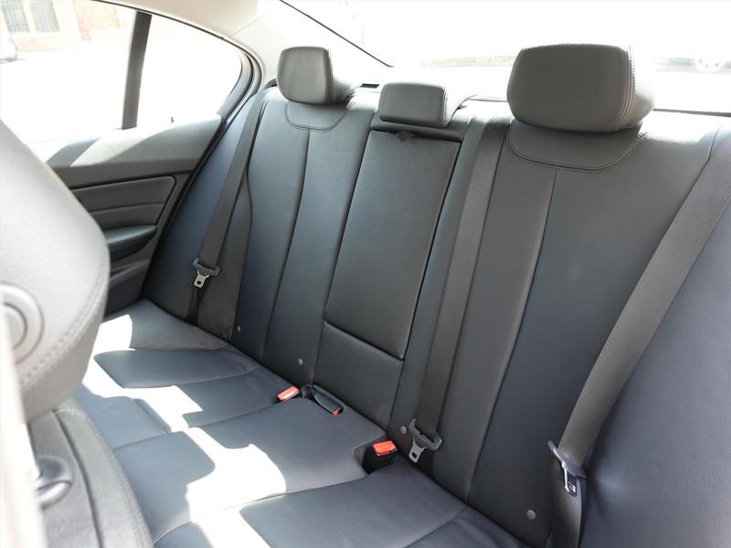 BMW 3-Serie 2.0D 320 EDE 120KW AUTOMAAT LEDER 19INCH 