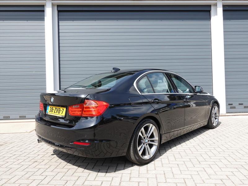 BMW 3-Serie 2.0D 320 EDE 120KW AUTOMAAT LEDER 19INCH 