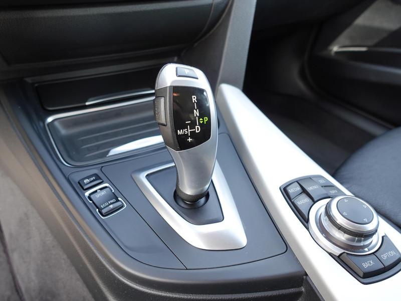 BMW 3-Serie 2.0D 320 EDE 120KW AUTOMAAT LEDER 19INCH 