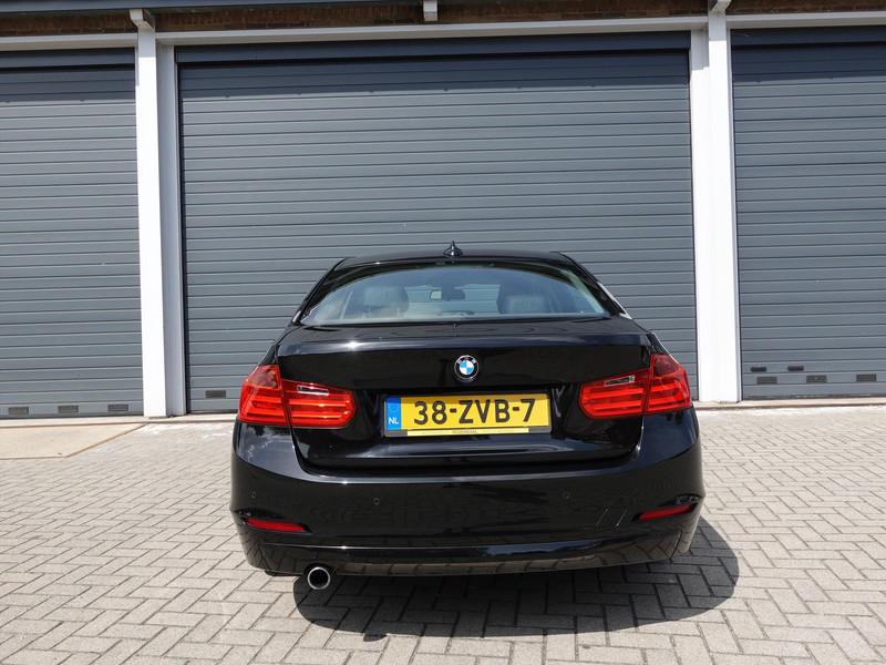 BMW 3-Serie 2.0D 320 EDE 120KW AUTOMAAT LEDER 19INCH 