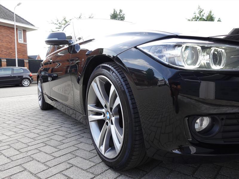 BMW 3-Serie 2.0D 320 EDE 120KW AUTOMAAT LEDER 19INCH 