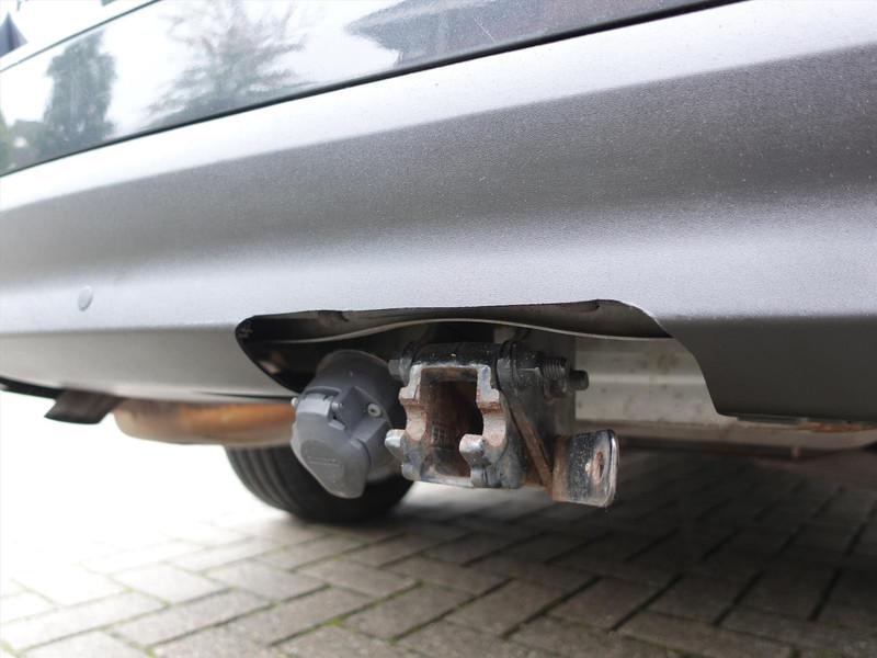 VOLVO V70 2.0 107KW Kinetic TREKHAAK YOUNGTIMER LEDER CRUISE 