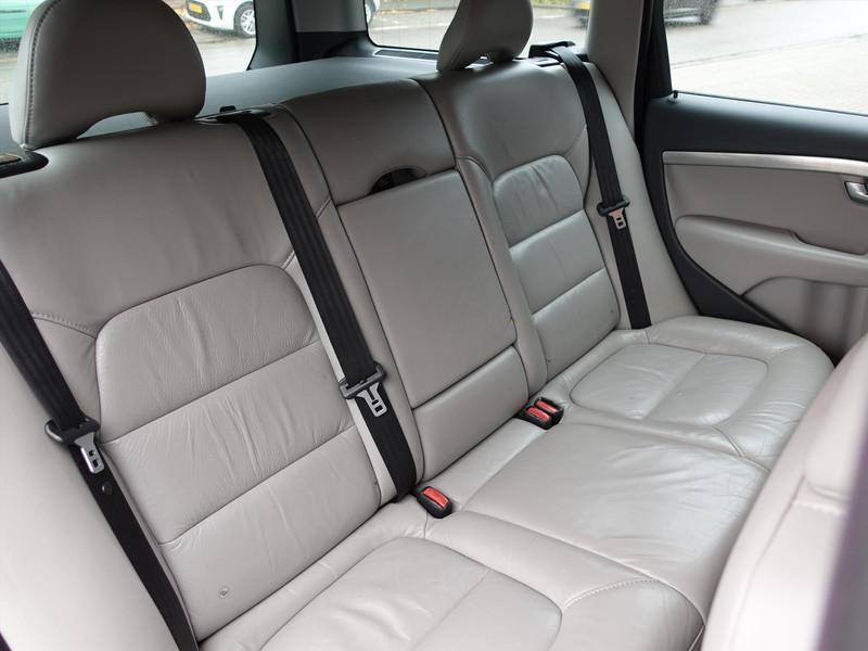 VOLVO V70 2.0 107KW Kinetic TREKHAAK YOUNGTIMER LEDER CRUISE 