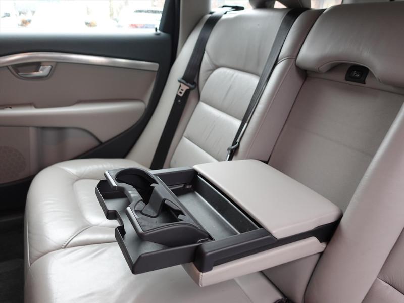 VOLVO V70 2.0 107KW Kinetic TREKHAAK YOUNGTIMER LEDER CRUISE 