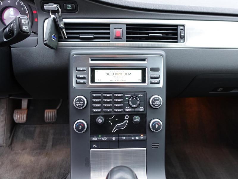 VOLVO V70 2.0 107KW Kinetic TREKHAAK YOUNGTIMER LEDER CRUISE 