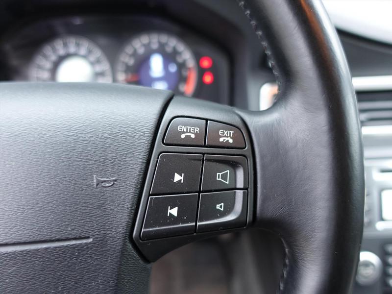 VOLVO V70 2.0 107KW Kinetic TREKHAAK YOUNGTIMER LEDER CRUISE 