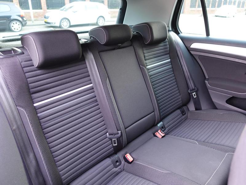 Volkswagen Golf 1.4 TSI CUP R LINE RIJKLAARPRIJS AFNEEMBARE TREKHAAK STOELVERWARMING CRUISE CLIMA NAVI PDC 