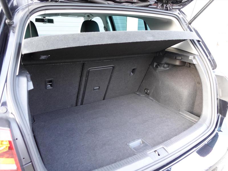 Volkswagen Golf 1.4 TSI CUP R LINE RIJKLAARPRIJS AFNEEMBARE TREKHAAK STOELVERWARMING CRUISE CLIMA NAVI PDC 