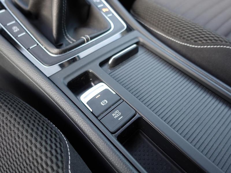 Volkswagen Golf 1.4 TSI CUP R LINE RIJKLAARPRIJS AFNEEMBARE TREKHAAK STOELVERWARMING CRUISE CLIMA NAVI PDC 