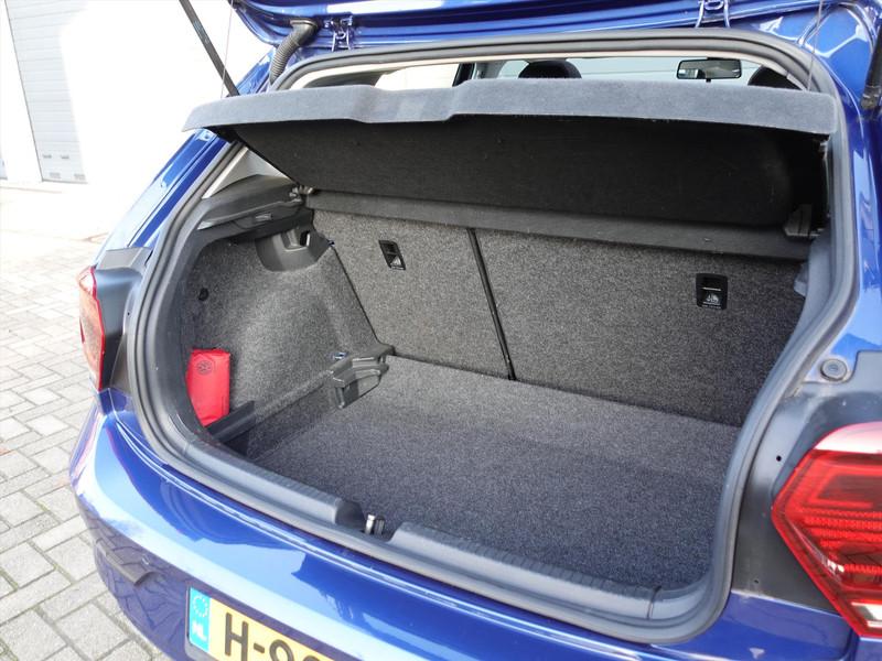 Volkswagen Polo 1.6 TDI 95pk 7-DSG Highline PANO LED TREKHAAK AFNEEMBAAR STOELVERWARMING PDC NAVI