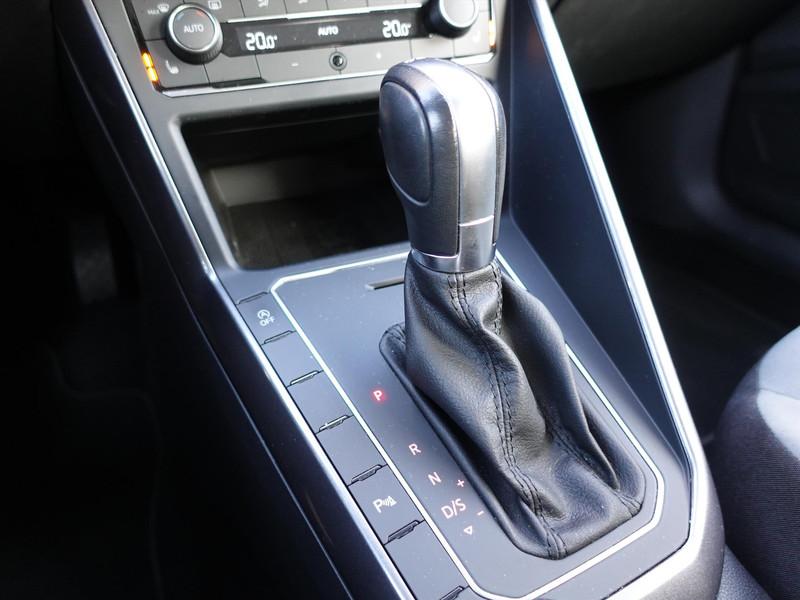 Volkswagen Polo 1.6 TDI 95pk 7-DSG Highline PANO LED TREKHAAK AFNEEMBAAR STOELVERWARMING PDC NAVI