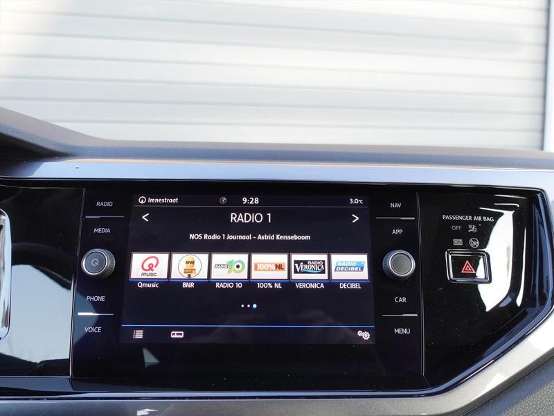 Volkswagen Polo 1.6 TDI 95pk 7-DSG Highline PANO LED TREKHAAK AFNEEMBAAR STOELVERWARMING PDC NAVI