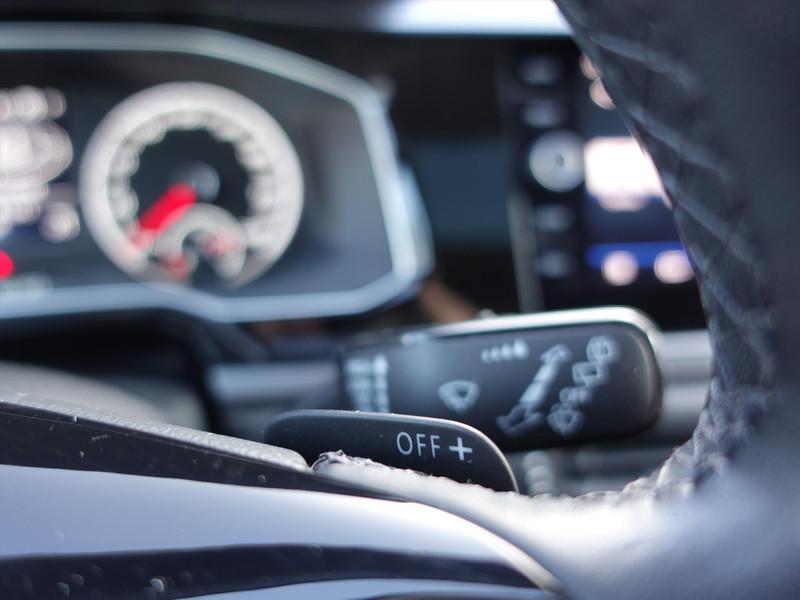 Volkswagen Polo 1.6 TDI 95pk 7-DSG Highline PANO LED TREKHAAK AFNEEMBAAR STOELVERWARMING PDC NAVI