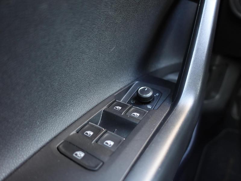 Volkswagen Polo 1.6 TDI 95pk 7-DSG Highline PANO LED TREKHAAK AFNEEMBAAR STOELVERWARMING PDC NAVI