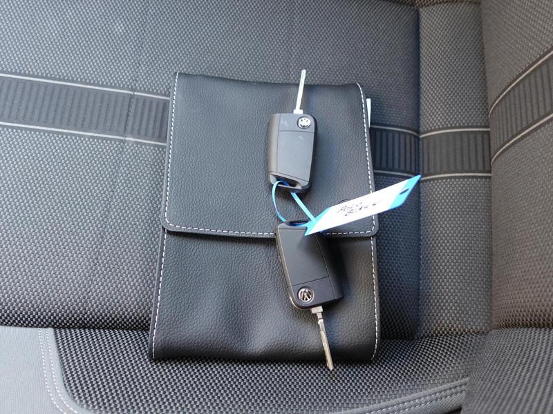 Volkswagen Polo 1.6 TDI 95pk 7-DSG Highline PANO LED TREKHAAK AFNEEMBAAR STOELVERWARMING PDC NAVI