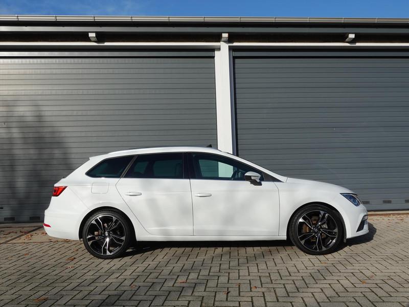 Seat Leon Sportstourer 1.4 EcoTSI 150PK DSG-7 FR Business Intense PANO FULL LINK SFEER LED ALCANTARA CRUISE PDC