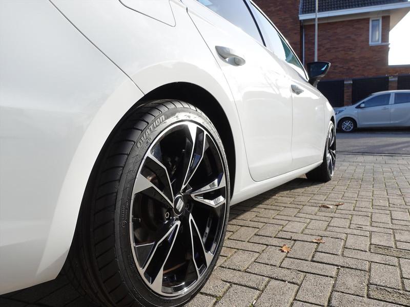 Seat Leon Sportstourer 1.4 EcoTSI 150PK DSG-7 FR Business Intense PANO FULL LINK SFEER LED ALCANTARA CRUISE PDC