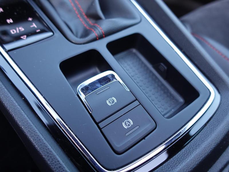 Seat Leon Sportstourer 1.4 EcoTSI 150PK DSG-7 FR Business Intense PANO FULL LINK SFEER LED ALCANTARA CRUISE PDC