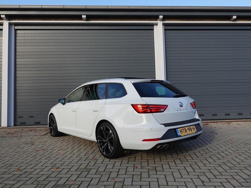 Seat Leon Sportstourer 1.4 EcoTSI 150PK DSG-7 FR Business Intense PANO FULL LINK SFEER LED ALCANTARA CRUISE PDC