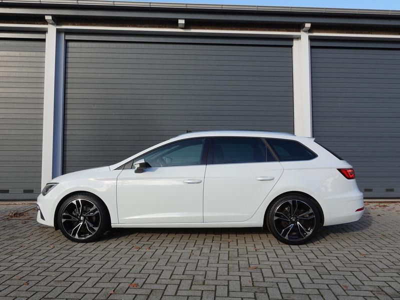 Seat Leon Sportstourer 1.4 EcoTSI 150PK DSG-7 FR Business Intense PANO FULL LINK SFEER LED ALCANTARA CRUISE PDC