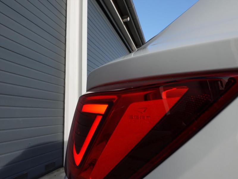 Seat Leon Sportstourer 1.4 EcoTSI 150PK DSG-7 FR Business Intense PANO FULL LINK SFEER LED ALCANTARA CRUISE PDC