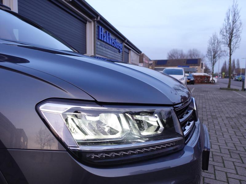 VOLKSWAGEN Tiguan 1.5 TSI ACT 150pk DSG Highline ELEKTR TREKHAAK HEAD UP PANO LED MASSAGE PARK ASSIST