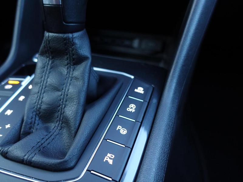 VOLKSWAGEN Tiguan 1.5 TSI ACT 150pk DSG Highline ELEKTR TREKHAAK HEAD UP PANO LED MASSAGE PARK ASSIST