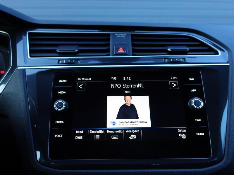 VOLKSWAGEN Tiguan 1.5 TSI ACT 150pk DSG Highline ELEKTR TREKHAAK HEAD UP PANO LED MASSAGE PARK ASSIST