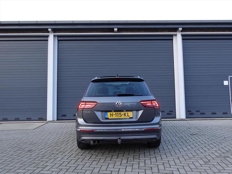 VOLKSWAGEN Tiguan 1.5 TSI ACT 150pk DSG Highline ELEKTR TREKHAAK HEAD UP PANO LED MASSAGE PARK ASSIST