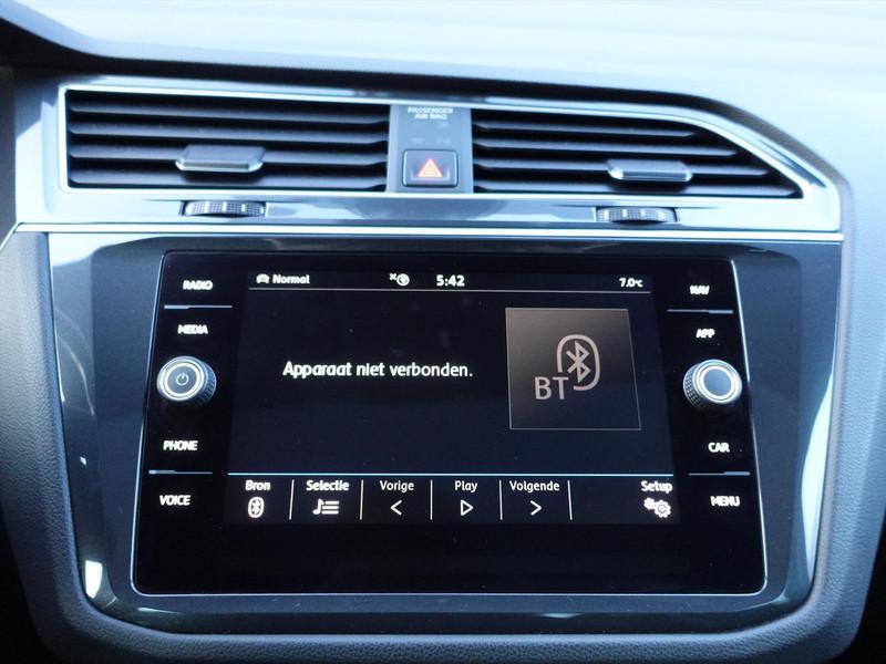 VOLKSWAGEN Tiguan 1.5 TSI ACT 150pk DSG Highline ELEKTR TREKHAAK HEAD UP PANO LED MASSAGE PARK ASSIST