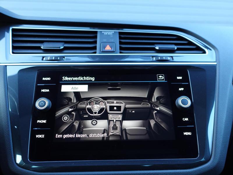 VOLKSWAGEN Tiguan 1.5 TSI ACT 150pk DSG Highline ELEKTR TREKHAAK HEAD UP PANO LED MASSAGE PARK ASSIST