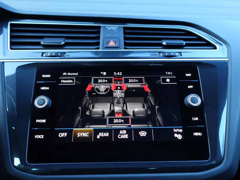 VOLKSWAGEN Tiguan 1.5 TSI ACT 150pk DSG Highline ELEKTR TREKHAAK HEAD UP PANO LED MASSAGE PARK ASSIST