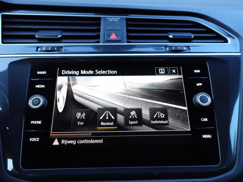 VOLKSWAGEN Tiguan 1.5 TSI ACT 150pk DSG Highline ELEKTR TREKHAAK HEAD UP PANO LED MASSAGE PARK ASSIST