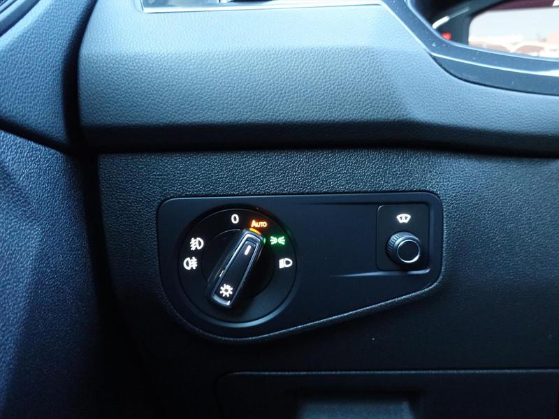 VOLKSWAGEN Tiguan 1.5 TSI ACT 150pk DSG Highline ELEKTR TREKHAAK HEAD UP PANO LED MASSAGE PARK ASSIST