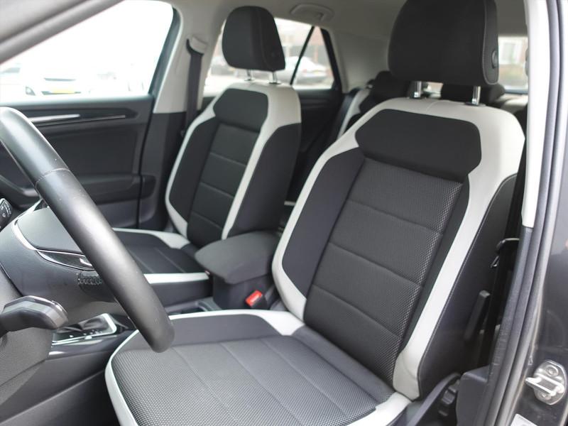 VOLKSWAGEN T-Roc 1.5 TSI 150pk 7-DSG Sport RIJKLAARPRIJS TREKHAAK BLINDSPOT CARPLAY LED NAVI STOELVERWARMING CAMERA 