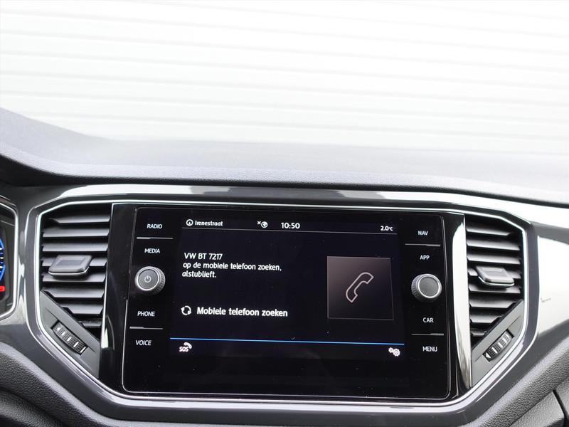 VOLKSWAGEN T-Roc 1.5 TSI 150pk 7-DSG Sport RIJKLAARPRIJS TREKHAAK BLINDSPOT CARPLAY LED NAVI STOELVERWARMING CAMERA 