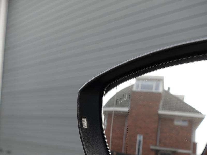 VOLKSWAGEN T-Roc 1.5 TSI 150pk 7-DSG Sport RIJKLAARPRIJS TREKHAAK BLINDSPOT CARPLAY LED NAVI STOELVERWARMING CAMERA 