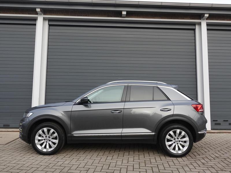 VOLKSWAGEN T-Roc 1.5 TSI 150pk 7-DSG Sport RIJKLAARPRIJS TREKHAAK BLINDSPOT CARPLAY LED NAVI STOELVERWARMING CAMERA 