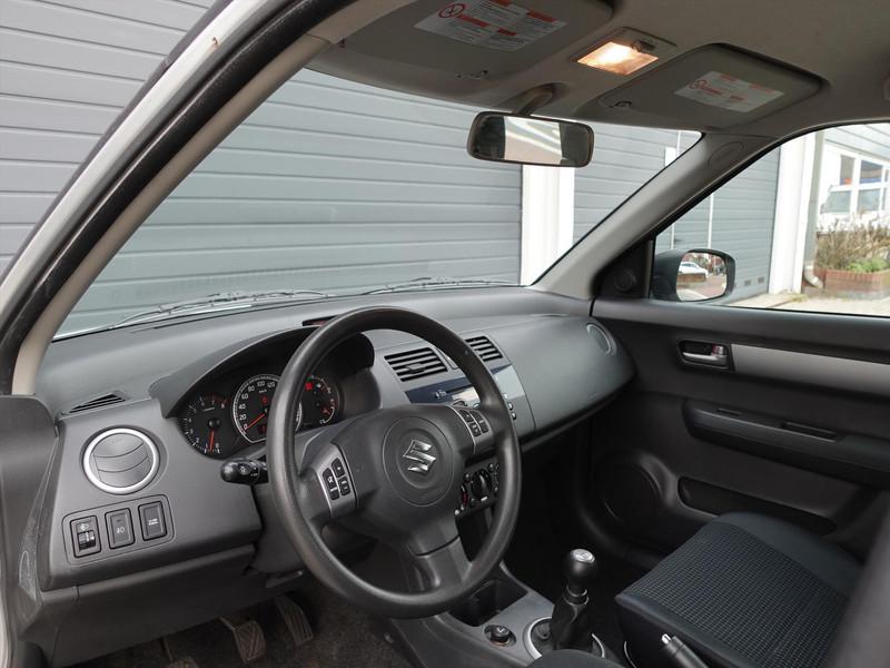 SUZUKI Swift 1.5 5D Exclusive NWE APK AIRCO RADIO SPIEGEL VERWARMING