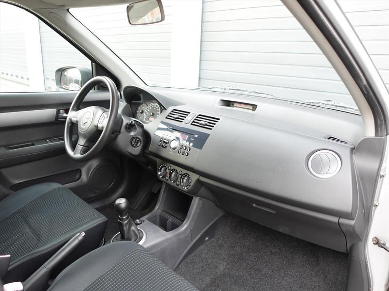SUZUKI Swift 1.5 5D Exclusive NWE APK AIRCO RADIO SPIEGEL VERWARMING
