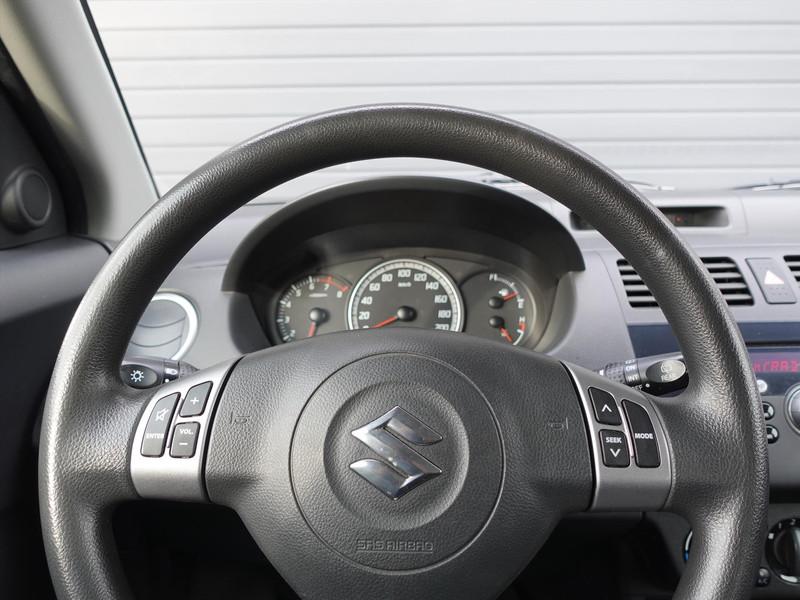 SUZUKI Swift 1.5 5D Exclusive NWE APK AIRCO RADIO SPIEGEL VERWARMING