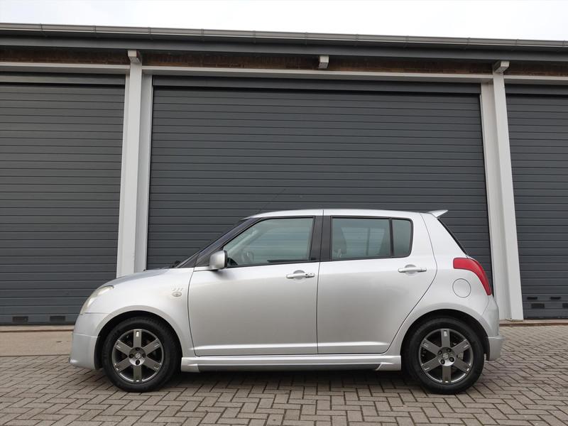 SUZUKI Swift 1.5 5D Exclusive NWE APK AIRCO RADIO SPIEGEL VERWARMING