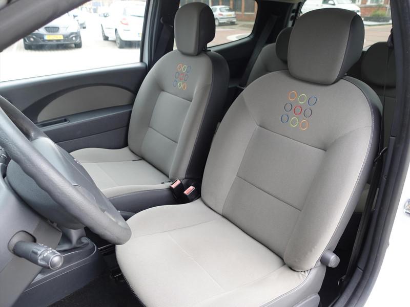 RENAULT Twingo 1.2 16V 75pk ECO² Collection APK 2-2027 AIRCO ELKTR RAMEN RADIO 