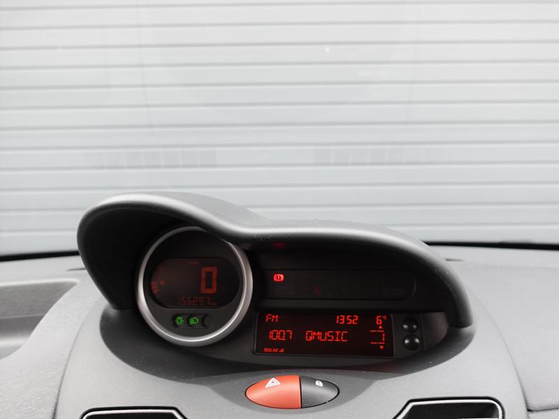 RENAULT Twingo 1.2 16V 75pk ECO² Collection APK 2-2027 AIRCO ELKTR RAMEN RADIO 