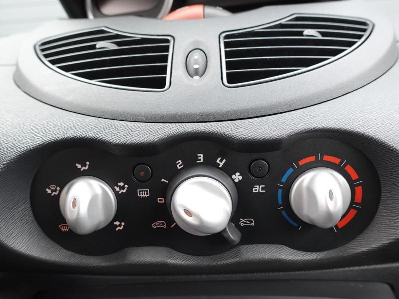 RENAULT Twingo 1.2 16V 75pk ECO² Collection APK 2-2027 AIRCO ELKTR RAMEN RADIO 